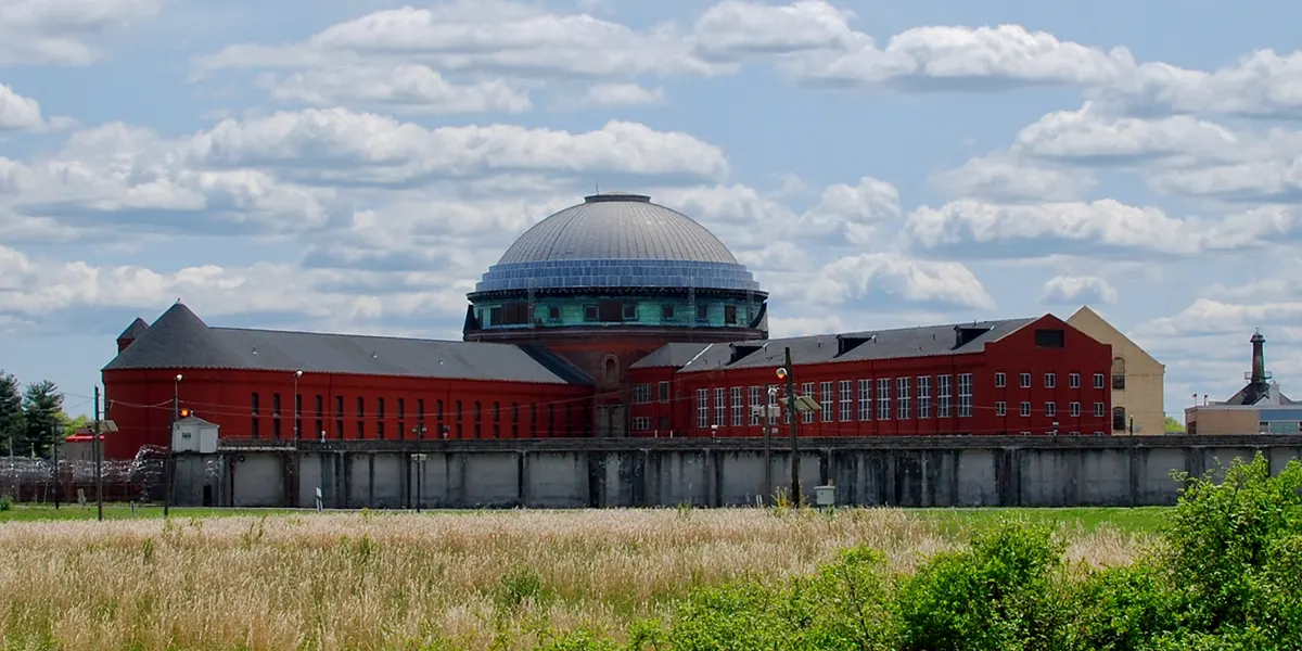 Das East Jersey State Prison von außen