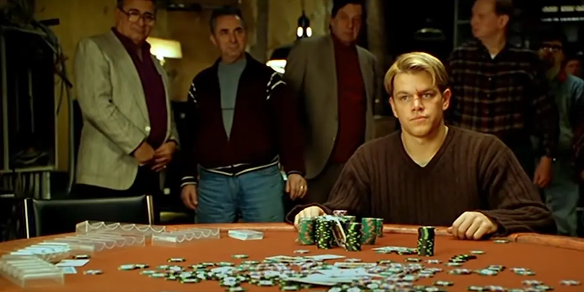 Matt Damon überlegend am Pokertisch