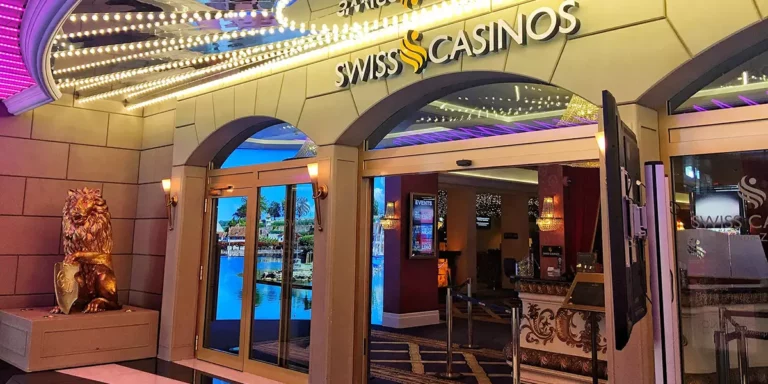 Der Eingang zum Casino Pfäffikon