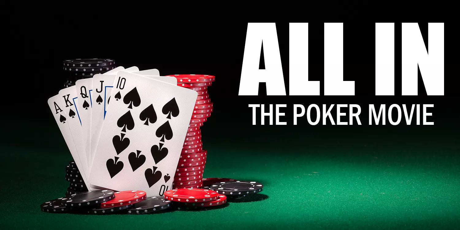 Pokertisch mit Spielkarten, Chips und dem Schriftzug "All In - The Poker Movie"