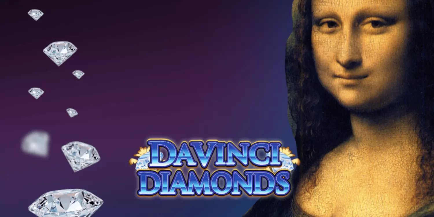Die Mona Lisa lächelnd neben dem Da Vinci Diamonds Schriftzug