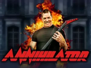 Der Gitarrist der Band über dem Annihilator Schriftzug.