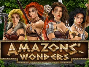 4 kriegerische Amazonen vor Banner "Amazons' Wonders"