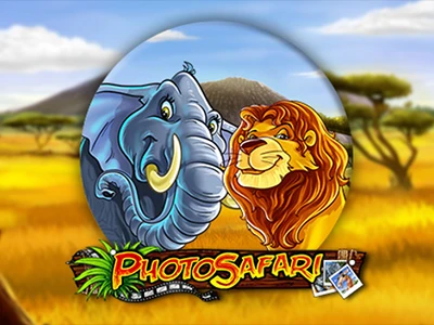 Elefant und Loewe vor Steppe mit Schrftzug "Photo Safari"
