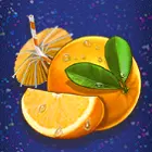 Angeschnittene Orange mit Strohhalm