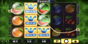 Mehrere Melonen und das Wild-Symbol führen bei Fruiti X zum Gewinn.