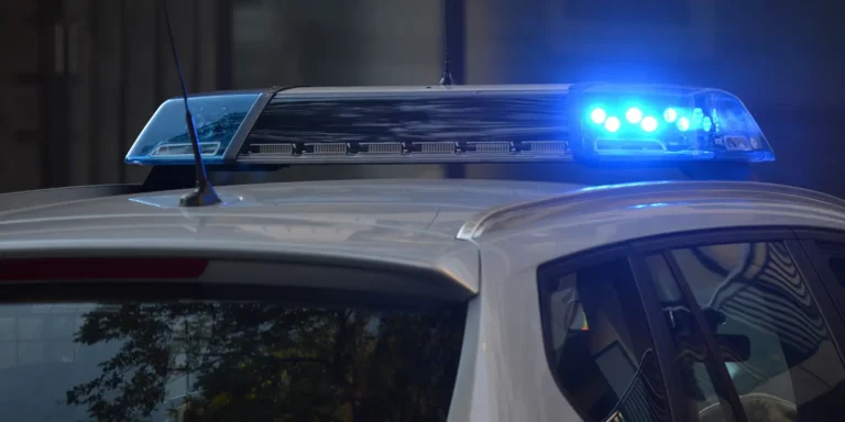 Blaulicht-Sirenen eines Polizeiautos