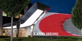 Der Eingang des Casino Bregenz