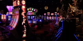 Moderne Slotmaschinen im Automatenbereich vom Casino Leeuwarden