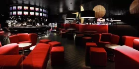 Moderne Einrichtung im Restaurant des Casino Leeuwarden