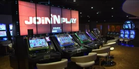 Fünf moderne Spielautomaten aus dem Automatenbereich vom Casino Eindhoven