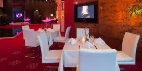 Elegant gedeckte Tische im Restaurant der Spielbank Bad Wiessee