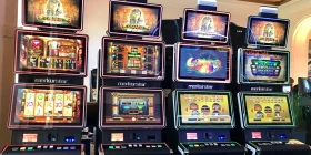 Mehrere merkurstar Spielautomaten mit verschiedenen Spielen